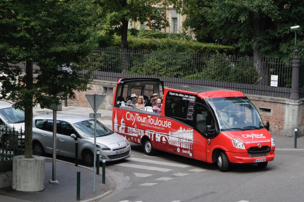 CityTour Toulouse: Hop-on Hop-off Bus