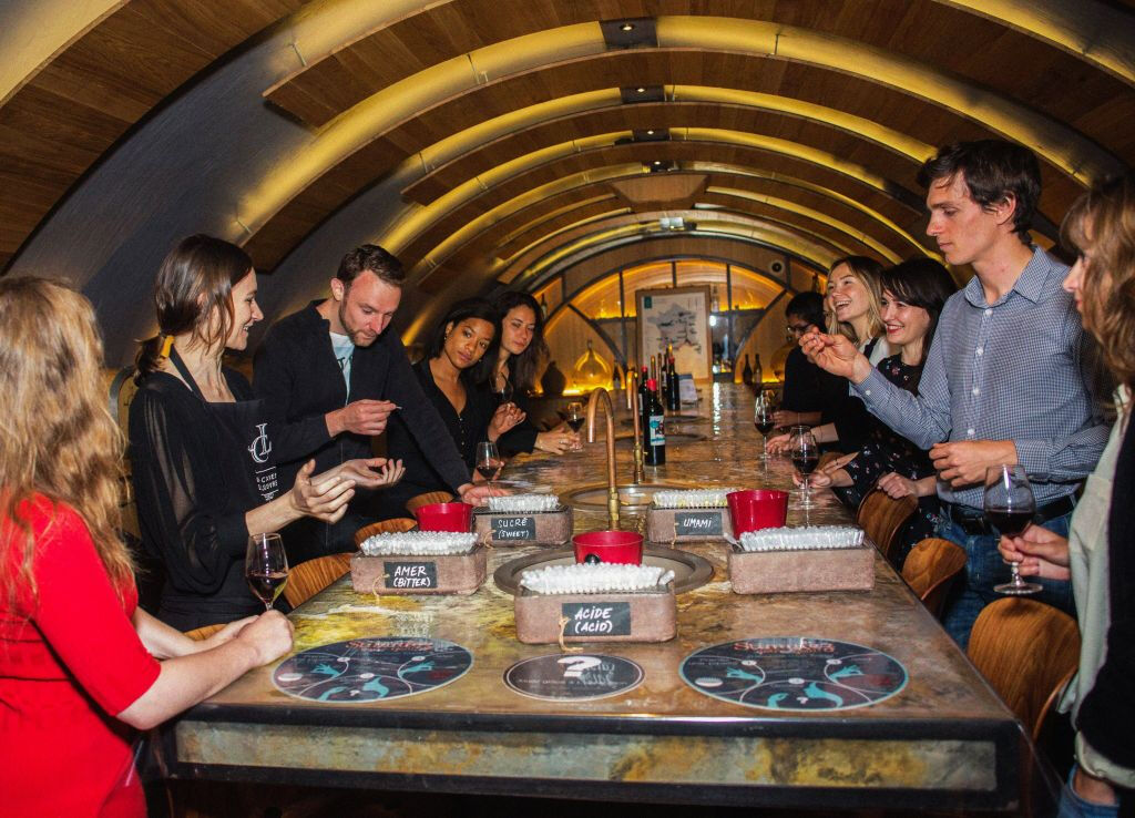 Les Caves du Louvre: Tour guiado + Degustação de vinhos
