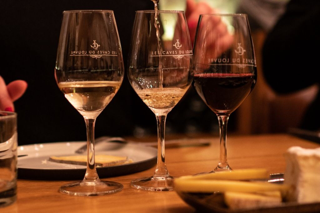 Paris: Aperitivo de vinhos e queijos com um sommelier