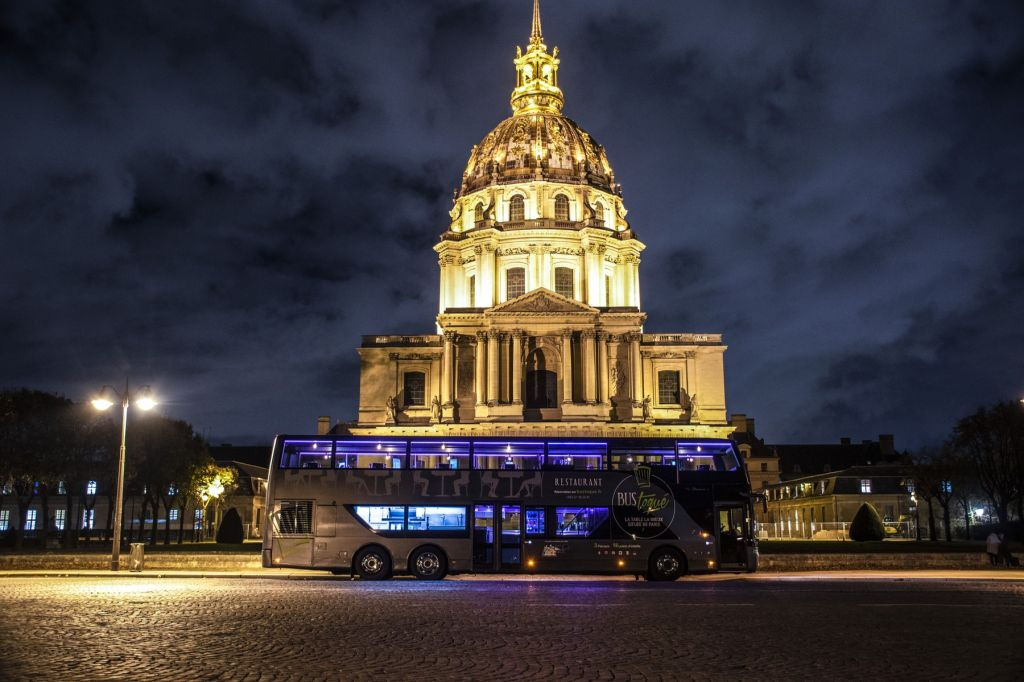 Bus Toqué Paris: le Champs-ElyséesTour com jantar parisiense de luxo com 5 pratos