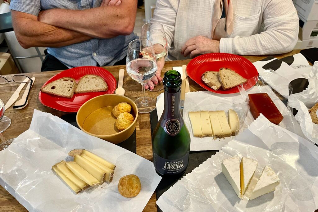 Paris: Champagne and Food Tour