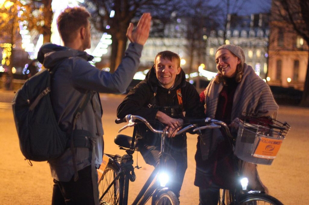 Paris: Passeio noturno guiado de bicicleta