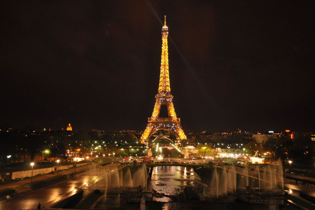 Paris: Passeio noturno guiado de bicicleta