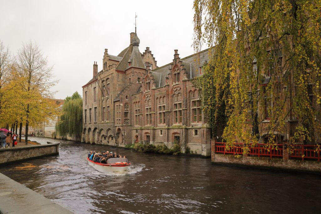 Bruges: Guided Tour from Paris