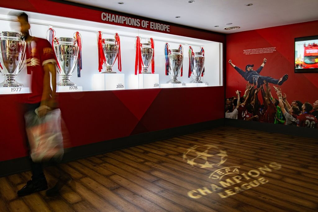 Tour do estádio do Liverpool FC + audioguia