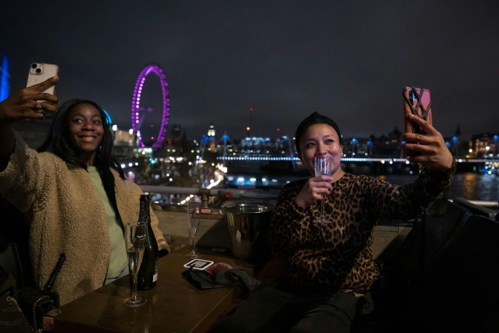 Tootbus Londres: Recorrido en autobús por los bares