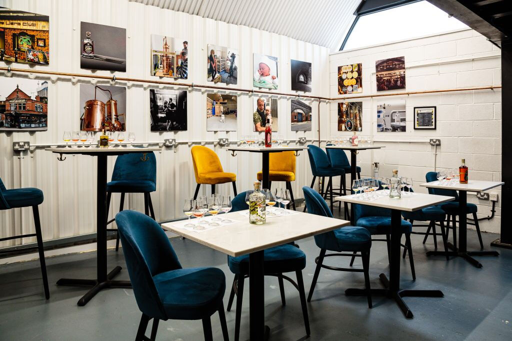 Manchester Gin Distillery Tour: Saboreie a Destilaria