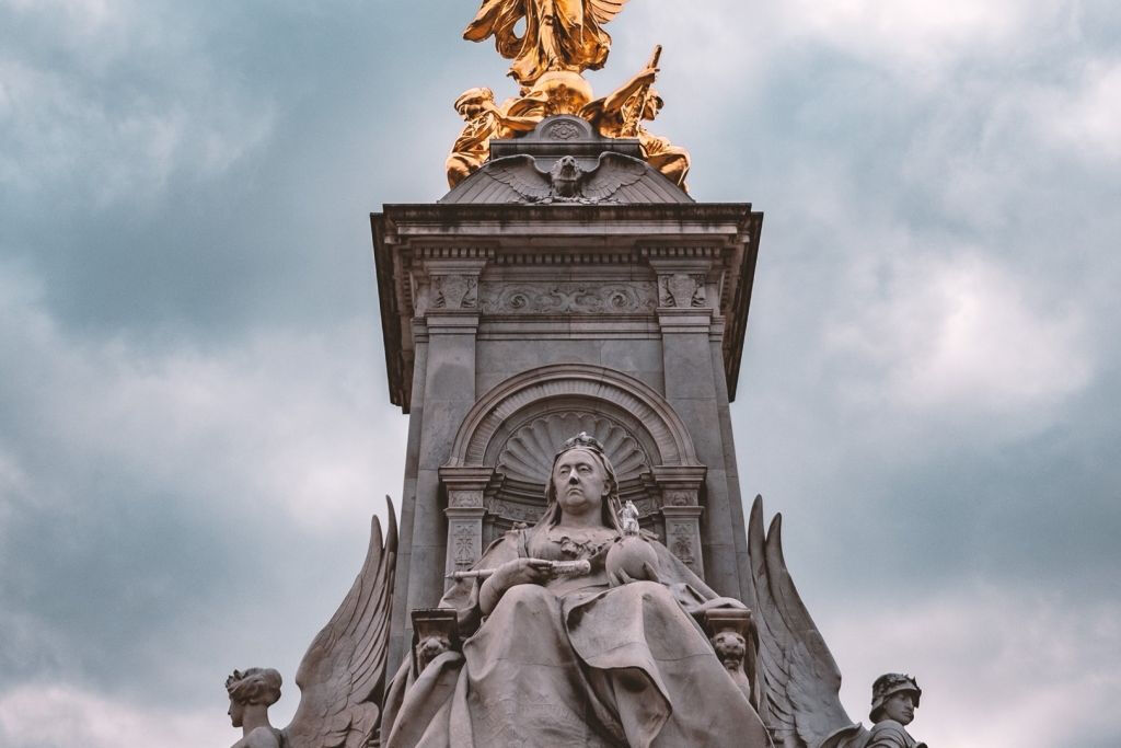 Audio Guide App for Your Smartphone: Royal London Walking Tour