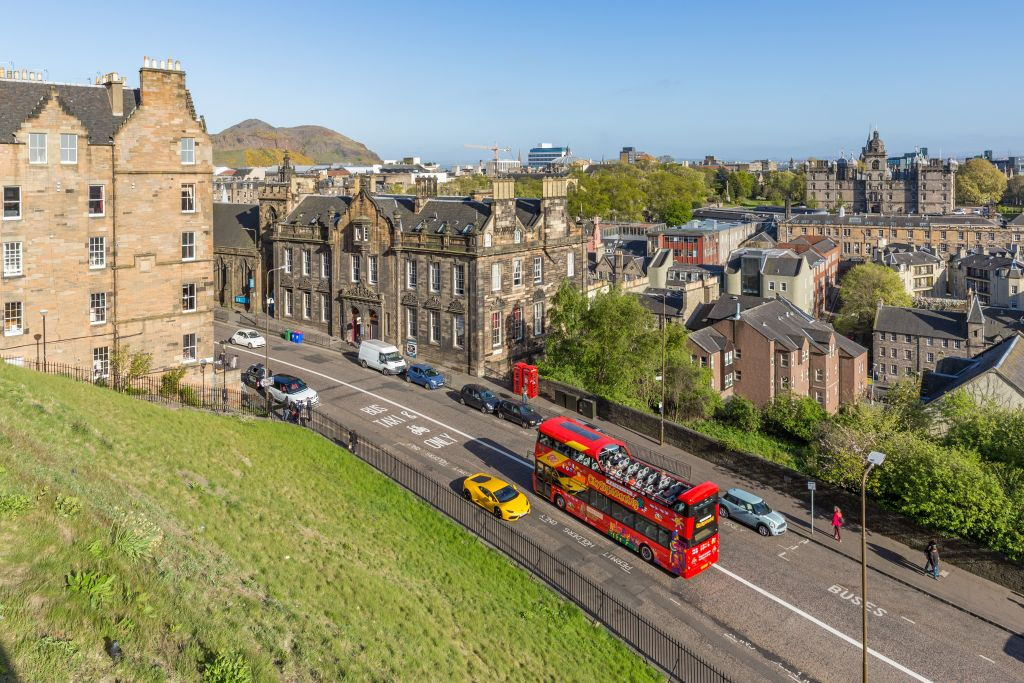Edinburgh Bus Tour Hop-On Hop-Off