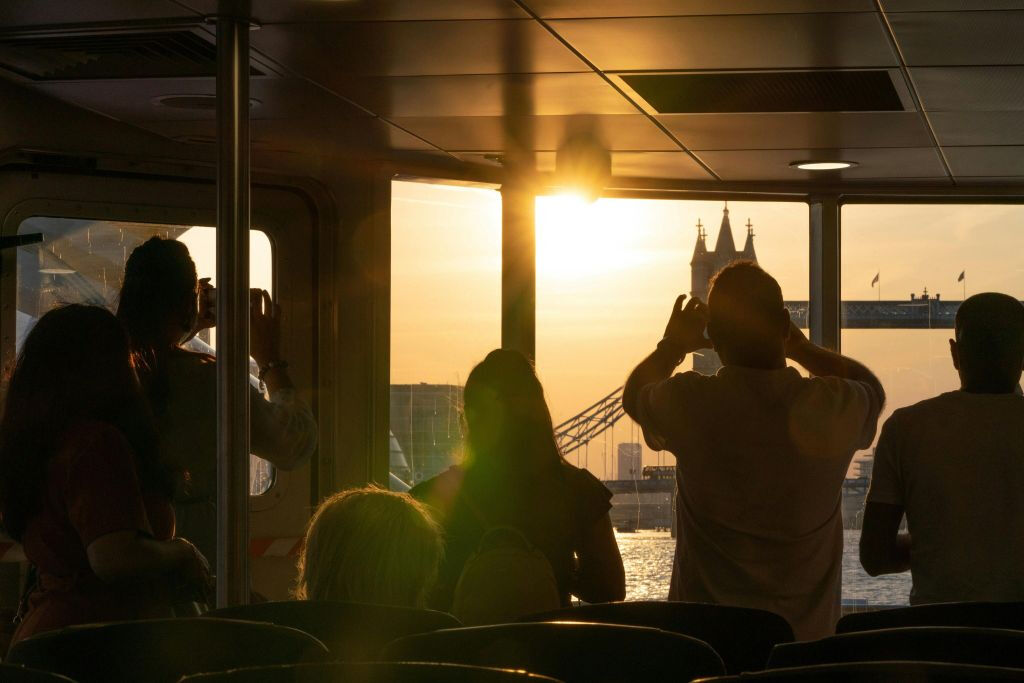 Bateau Uber par Thames Clippers : Voyage unique et téléphérique IFS Cloud
