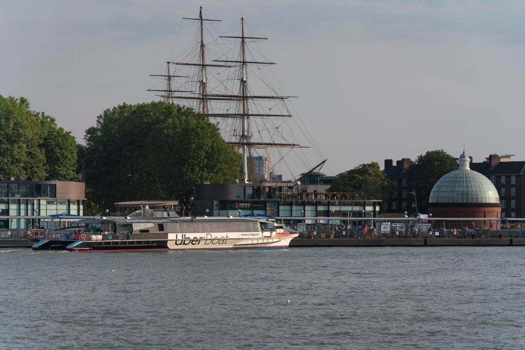 Bateau Uber par Thames Clippers : Voyage unique et téléphérique IFS Cloud