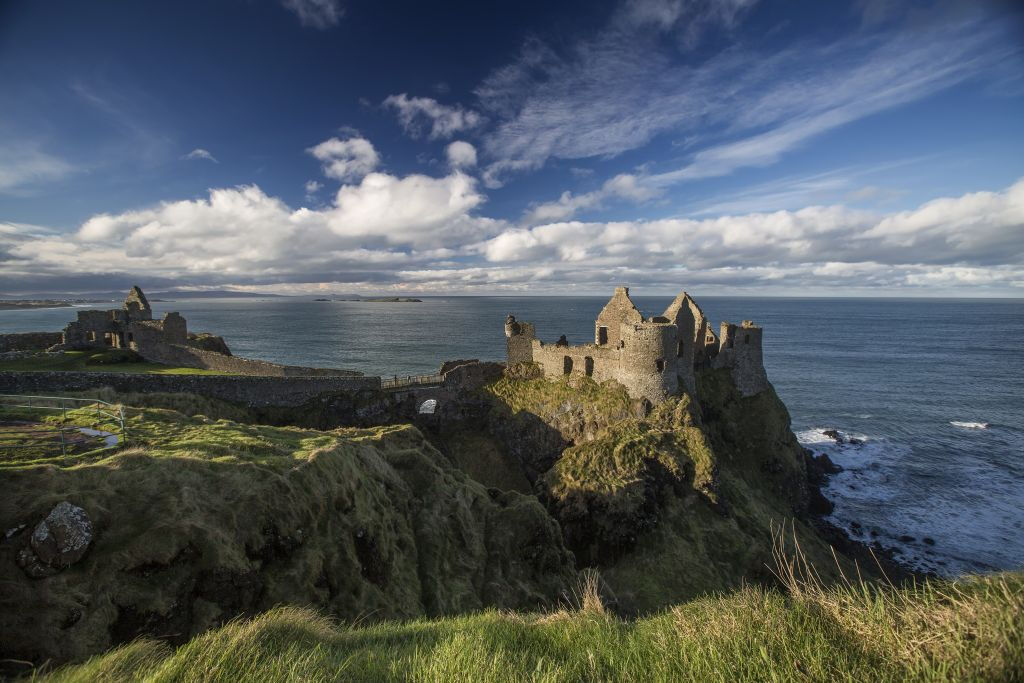 Giant’s Causeway Tour + Game of Thrones Filming Locations Tour from Belfast