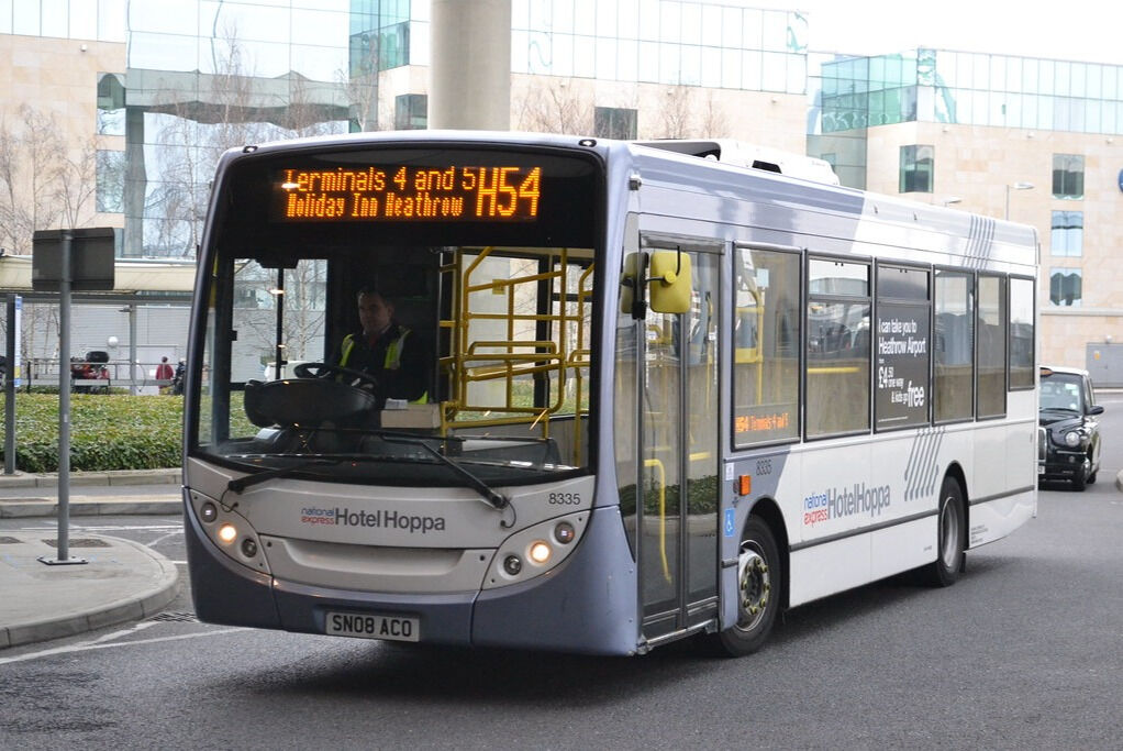 Londres: Autobús entre el aeropuerto de Heathrow y el Hotel Radisson RED de Heathrow