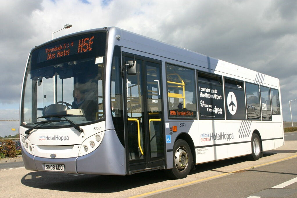 Londres: Autobús entre el aeropuerto de Heathrow y el Hotel Radisson RED de Heathrow