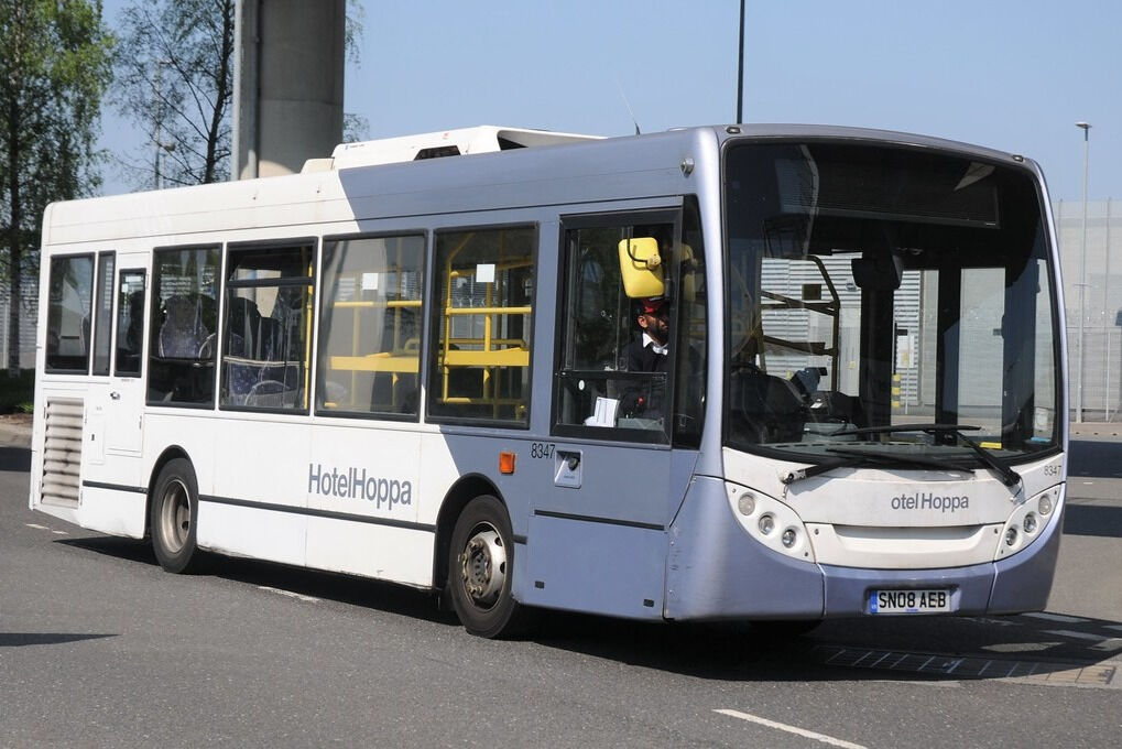 Londres: Autobús entre el aeropuerto londinense de Heathrow y el Hotel Heathrow Renaissance