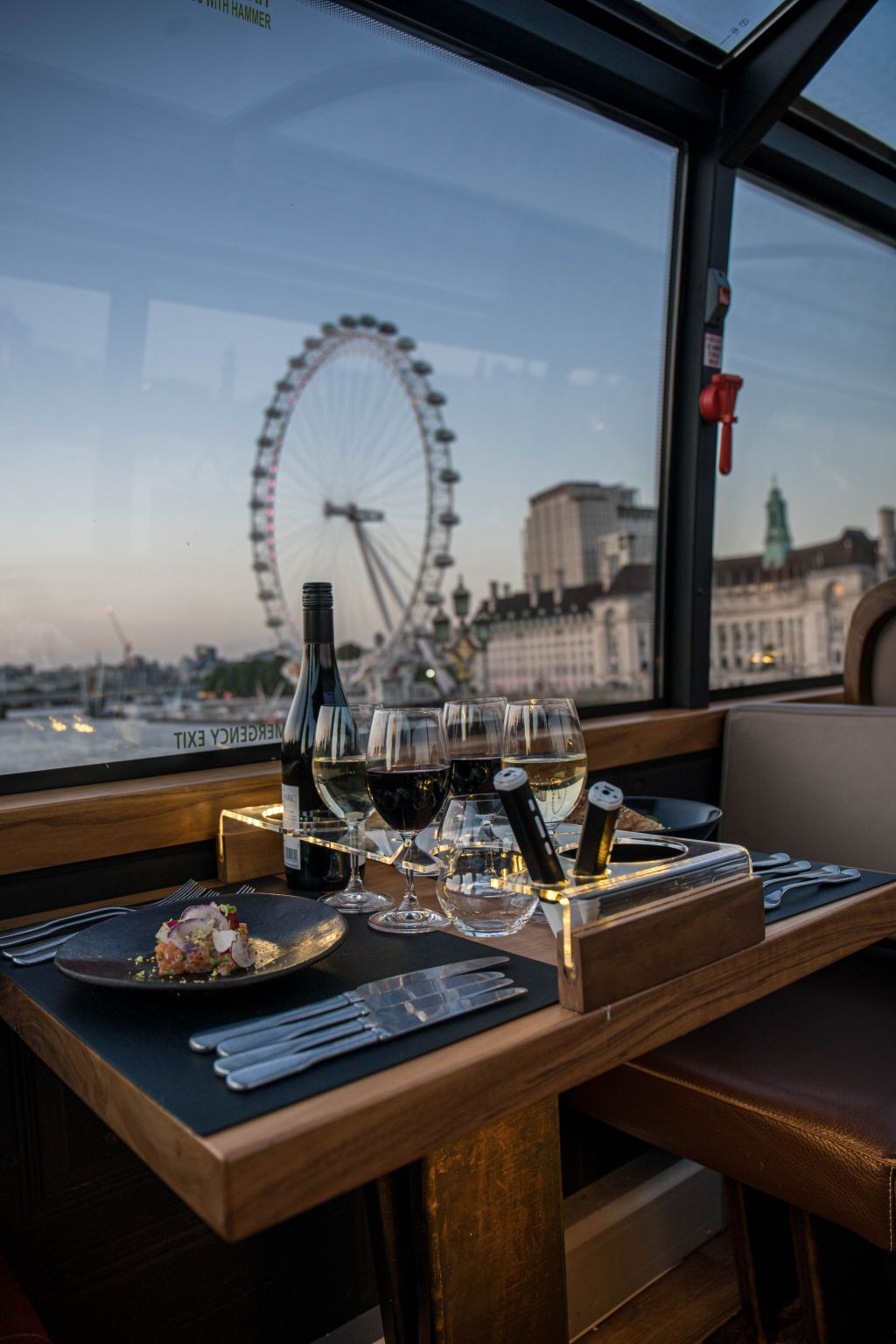 Bustronome: Comida gastronómica en un autobús por Londres