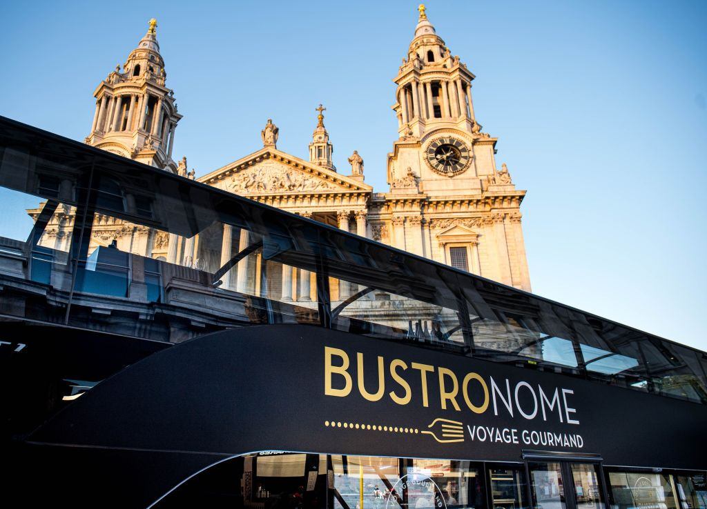 Bustronome: Comida gastronómica en un autobús por Londres