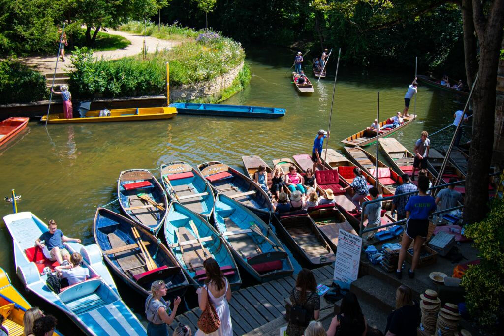 Combined Oxford University Walking & Punting Tour