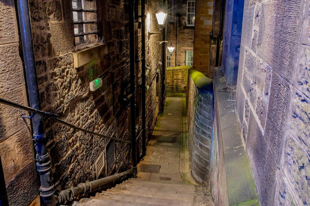 Edinburgh: Dark Secrets of the Old Town Ghost Walking Tour