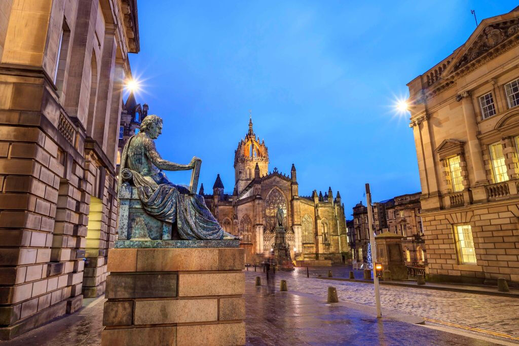 Edinburgh's Royal Mile: Independent Walking Tour with Audio Guide
