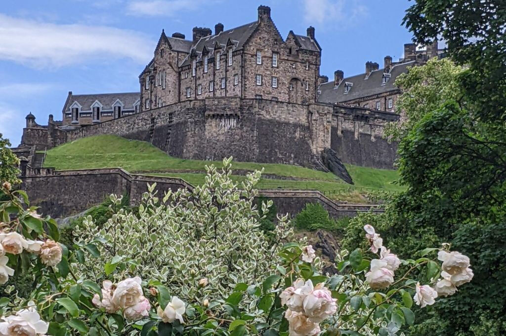 Loch Lomond, Stirling Castle & The Kelpies: Roundtrip