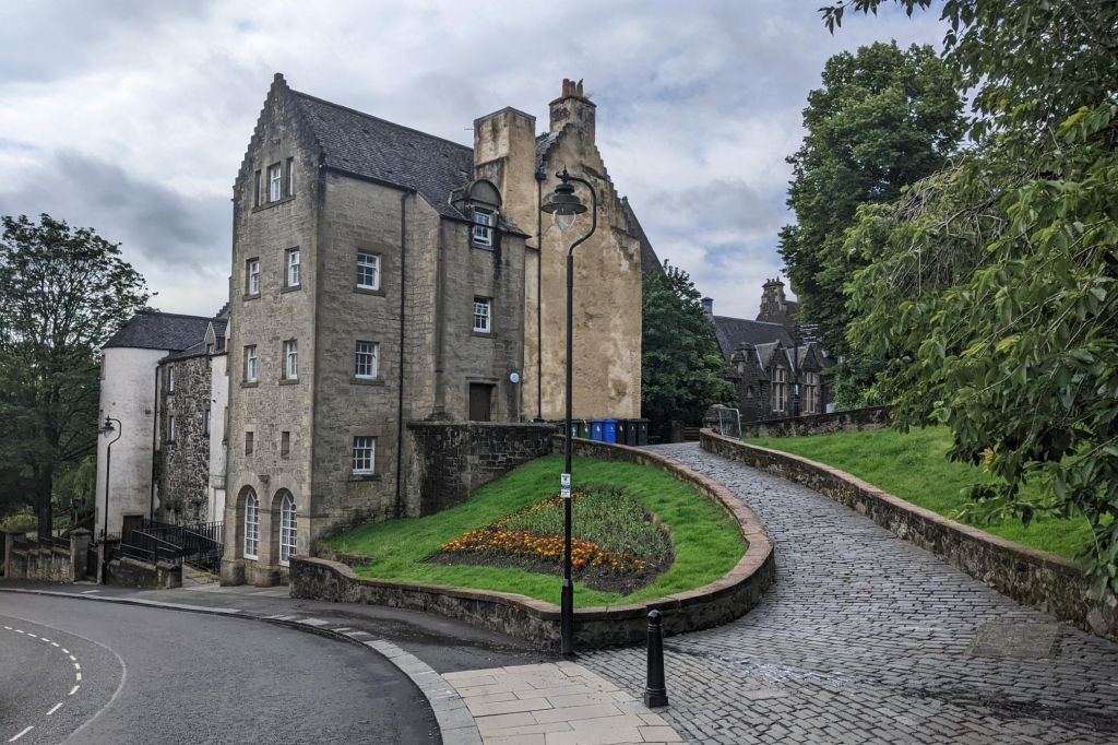 Loch Lomond, Stirling Castle & The Kelpies: Roundtrip