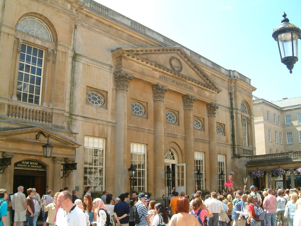 Tour a piedi auto-guidato di Bath (2 per 1)