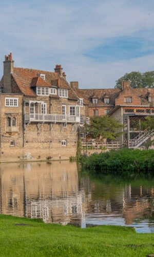 Cambridge University Punting Tour Led By University Students