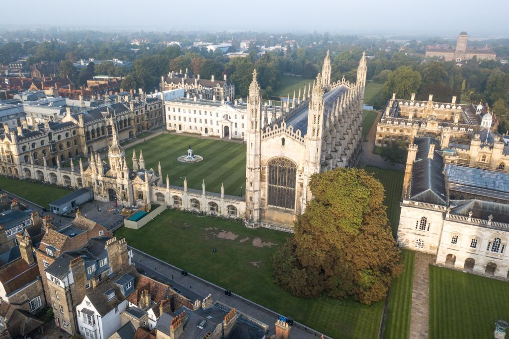Cambridge University Punting Tour Led By University Students