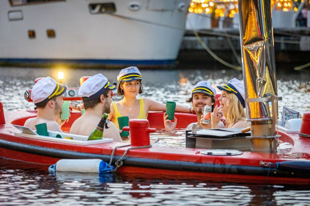 Londres : Croisière historique guidée dans les Docklands avec le Hot Tub Boat