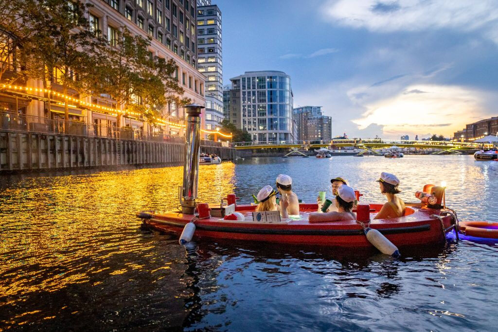 Londres : Croisière historique guidée dans les Docklands avec le Hot Tub Boat