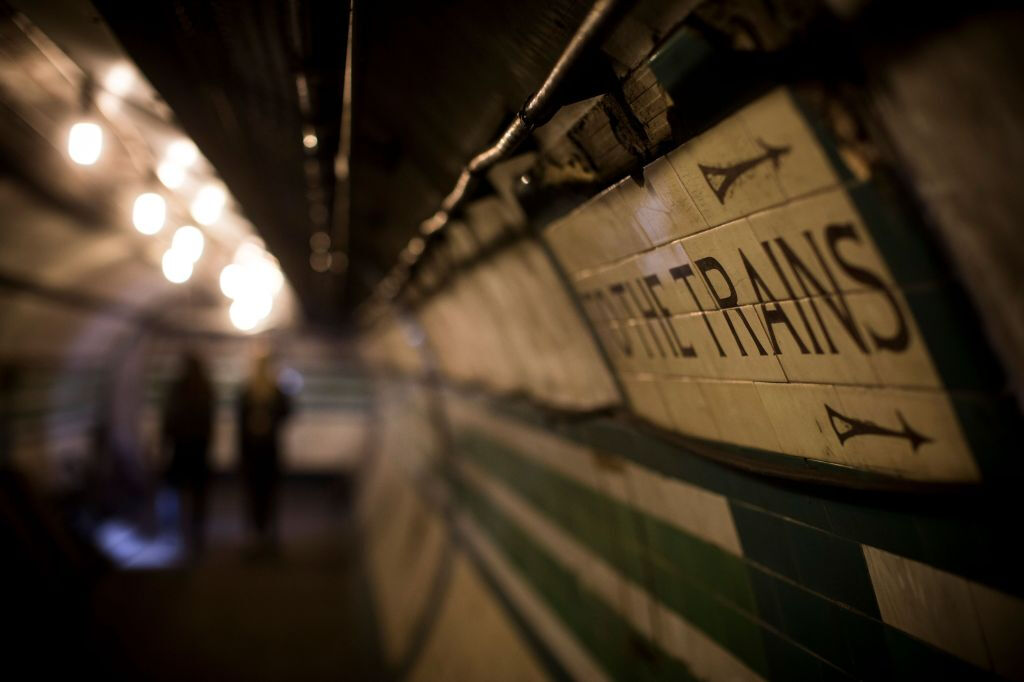 Londres Piccadilly Circus: Recorrido por la estación de metro oculta