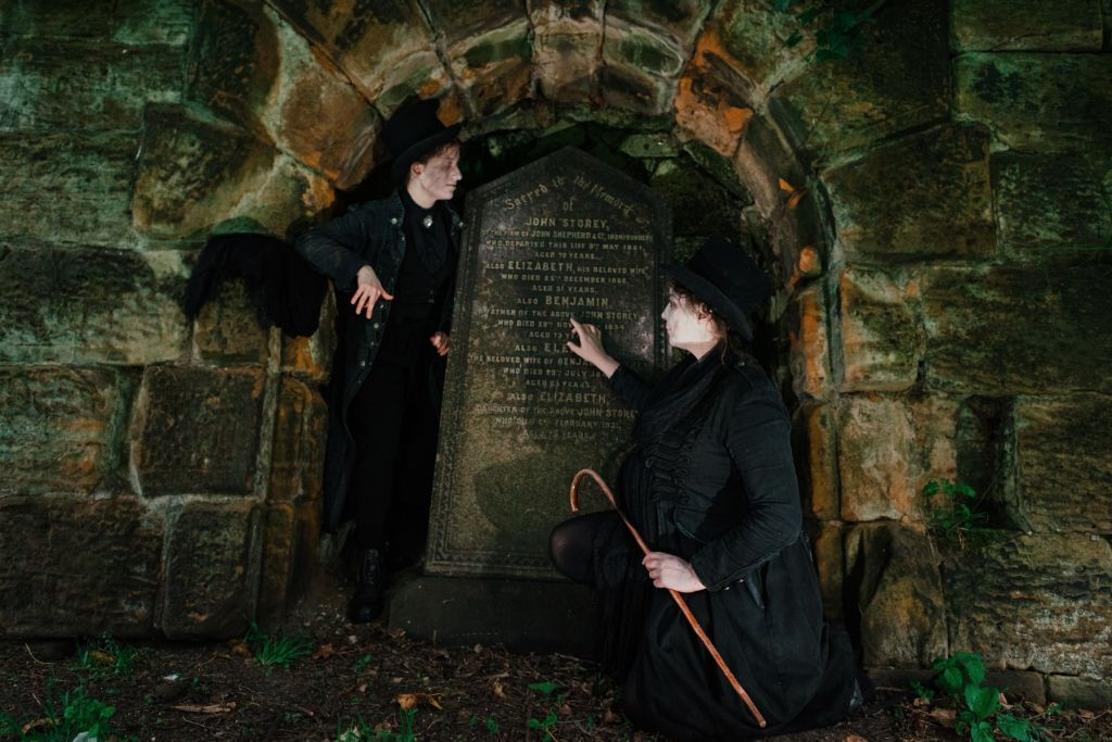 Tour do Cemitério dos Arrepios Secretos de Jardim