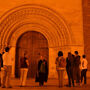 An enigmatic night to the moon of Valencia