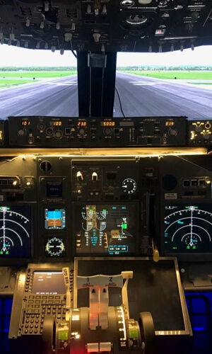 Boeing 737-800 Flight Simulator Experience