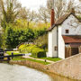 Tour a piedi autoguidati immersivi del Warwickshire