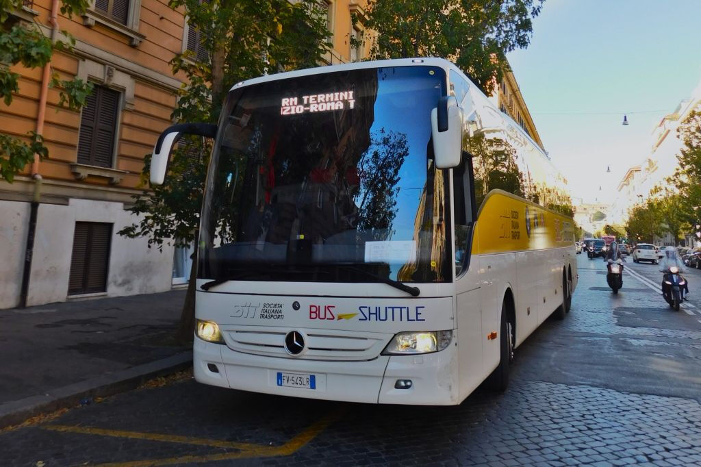 Rome: SIT Shuttle Bus Transfer To/From Fiumicino Airport and Rome