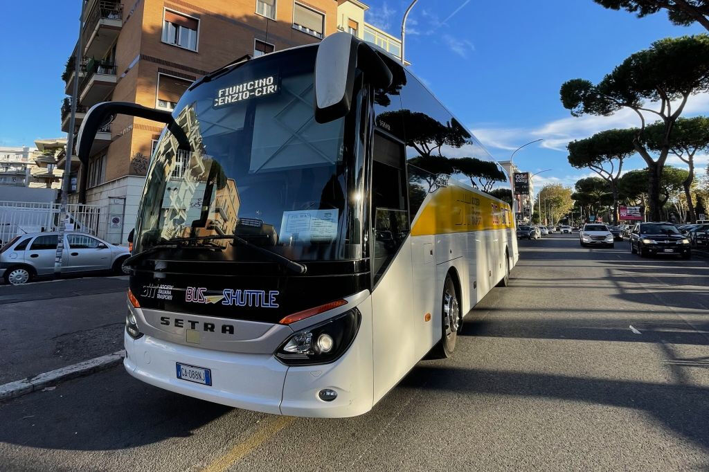 Rome: SIT Shuttle Bus Transfer To/From Fiumicino Airport and Rome