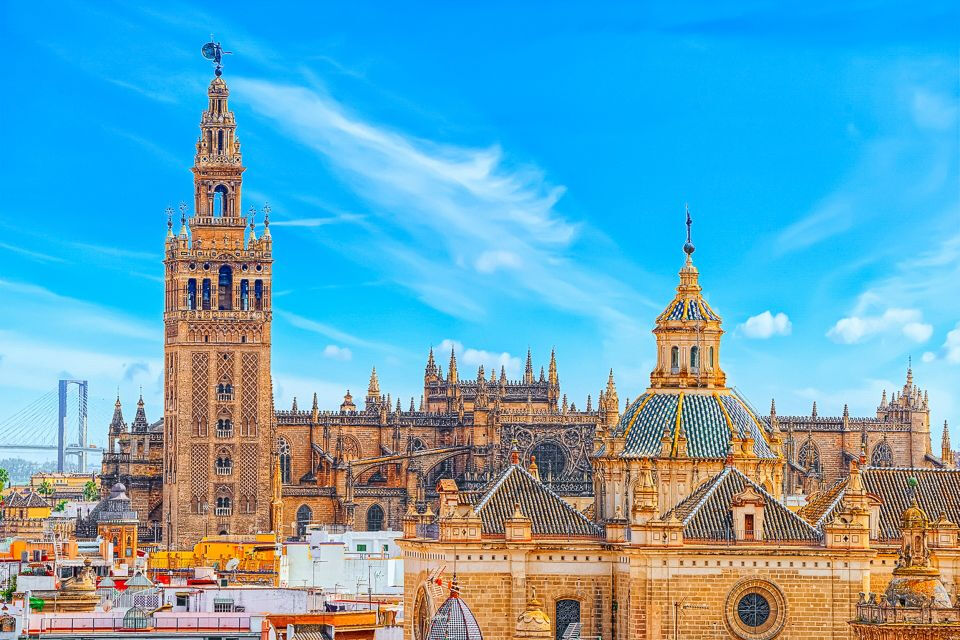 Visita Guiada en Sevilla: Tradiciones y Leyendas