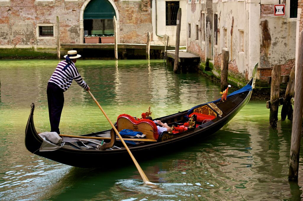 Venise : Promenade typique en gondole 
