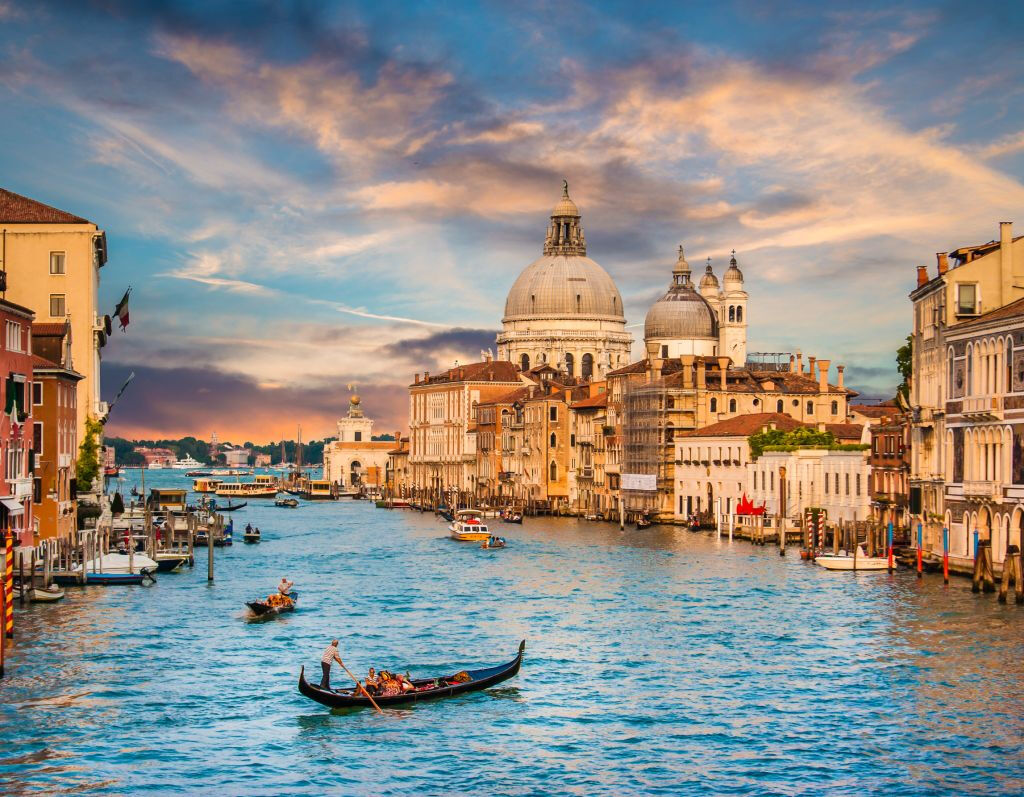 Passeio de gôndola em Veneza