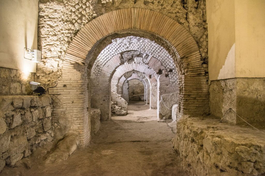 Complexo de San Lorenzo Maggiore: entrada reservada para La Neapolis Sotterrata