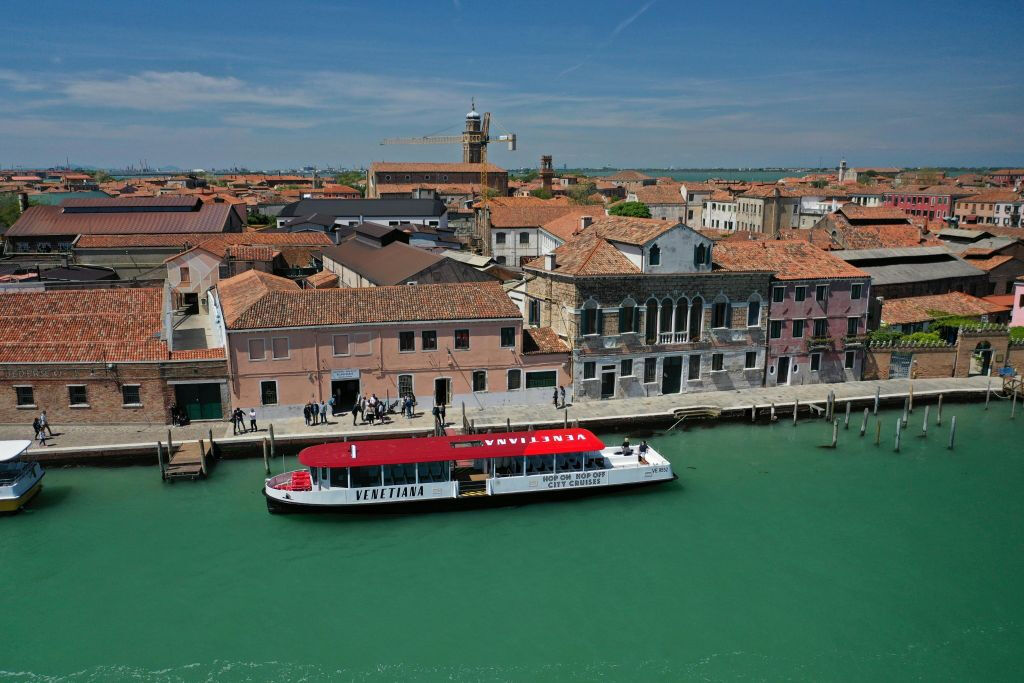 Veneza: Barco Hop-On Hop-Off + Murano, Burano e Torcello