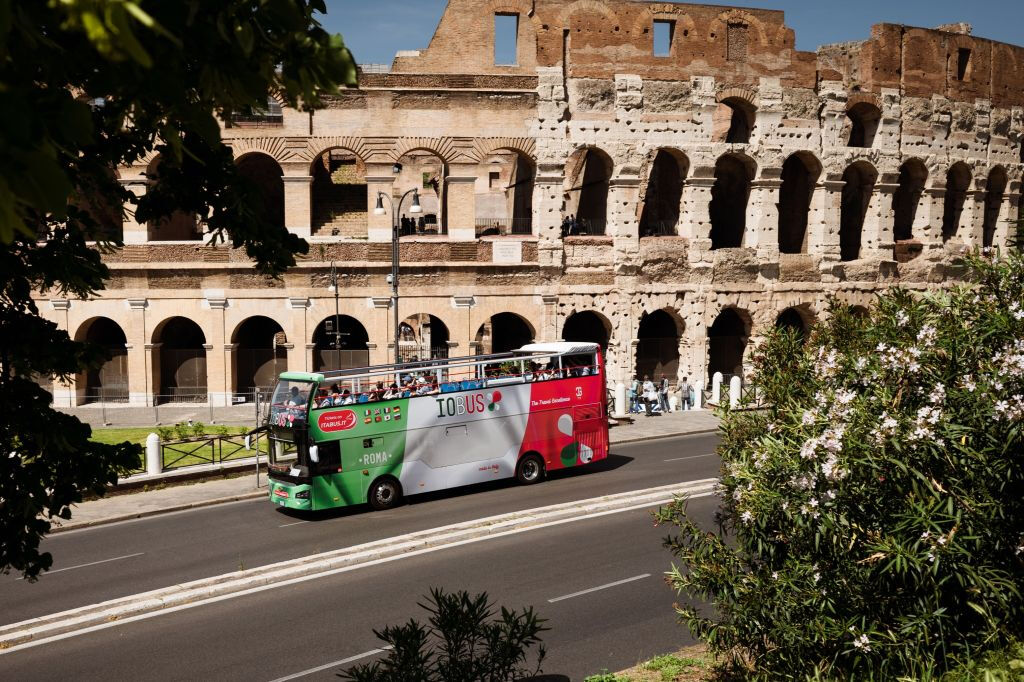 IOBUS Roma - Tour Panoramico in Autobus Hop-on Hop-off Scoperto