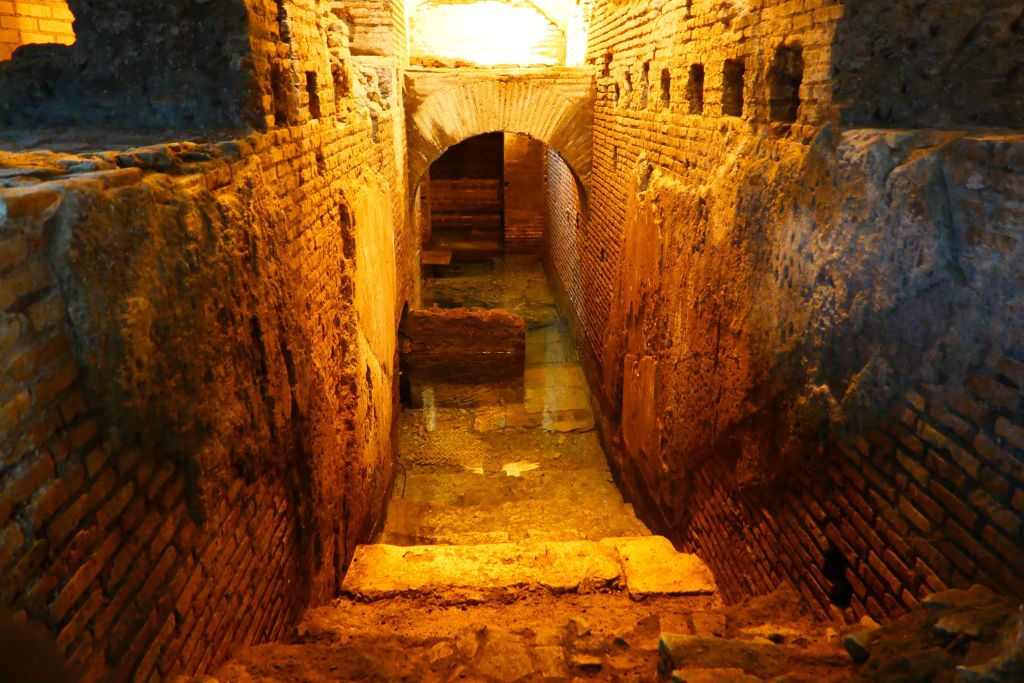 Trevi Fountain Rome: 40-Min Underground Guided Tour