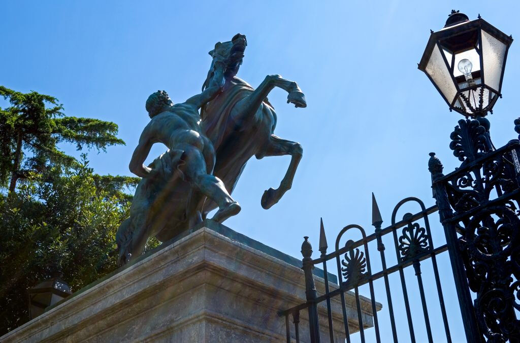 Ingresso al Palazzo Reale di Napoli con cartolina Pemcards