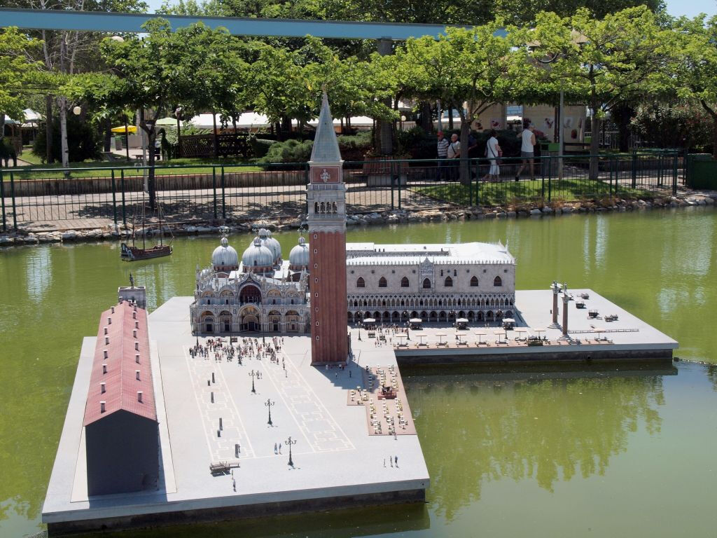 Italia in Miniatura: Entrada