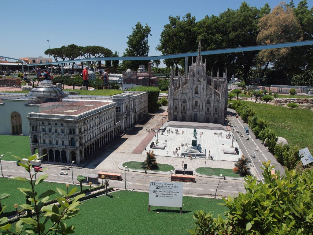 Italia in Miniatura: Entrada