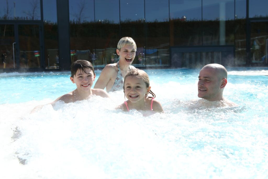 Acquaworld: Parco acquatico al coperto e all'aperto