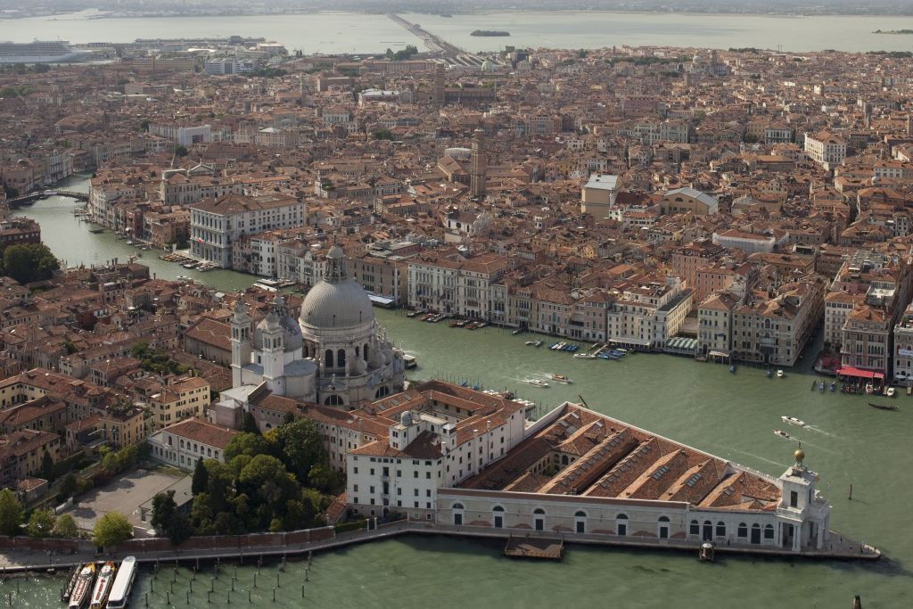 Palazzo Grassi & Punta Della Dogana